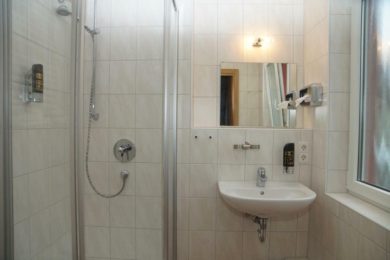 Hotel Krauthof Лудвигсбург Екстериор снимка